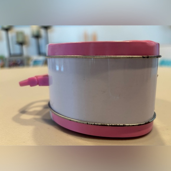 Hello Kitty by Sanrio | 2014 small Nurse Hello Kitty tin. - Picture 7 of 14